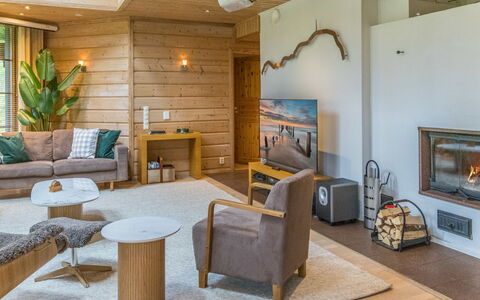 Villa Lumo (Ent. Ylläskyrö): Meubles, Design Intérieur, Sol, Sol, Canapé, Bois, Plafond, Salon, Parquet, Pièce