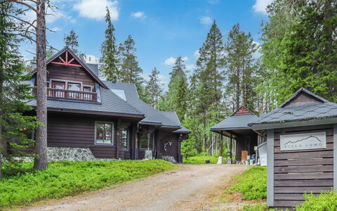 Villa Lumo (Ent. Ylläskyrö): Arbre, Maison, Chalet, Domicile, Toit, Lot Terre, Forêt, Mélèze, Siding