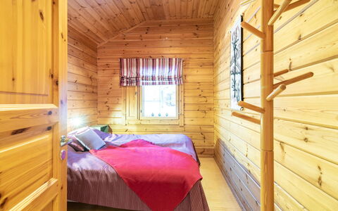 Lomaylläs H105 Pistopolku 2A: Voie Navigable, Banque, Cours D'Eau, Lac, Chalet, Forêt, Canal, Réservoir, Cabane En Rondins