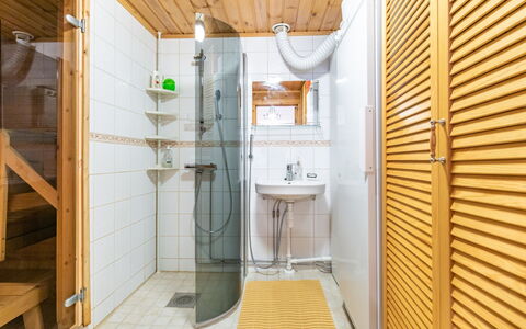 Lomaylläs H105 Pistopolku 2A: Voie Navigable, Banque, Cours D'Eau, Lac, Chalet, Forêt, Canal, Réservoir, Cabane En Rondins