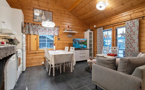Lomaylläs Maja, Palovaarankaarre 6 a: Voie Navigable, Banque, Cours D'Eau, Lac, Chalet, Forêt, Canal, Réservoir, Cabane En Rondins