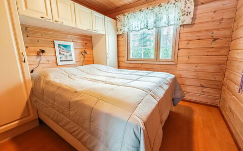 Ylläs-Ropo 5A: Bois, Chambre, Sol, Sol, Design Intérieur, Lit, Drap De Lit, Meubles, Pièce, Literie