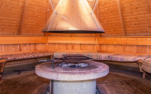 Iltarusko: Bois, Chalet, Tache De Bois, Dur, Cabane En Rondins, Planche, Plafond, Matériau Naturel, Lumber, Batiments Jardin