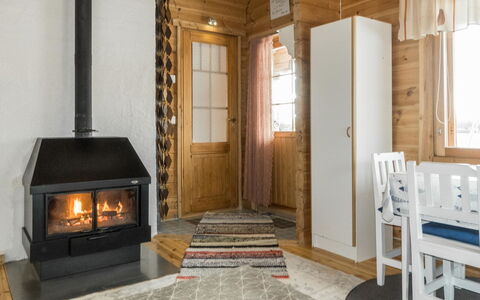 Pikkupöllö: Meubles, Bois, Plafond, Design Intérieur, Pièce, Sol, Canapé, Salon, Dur