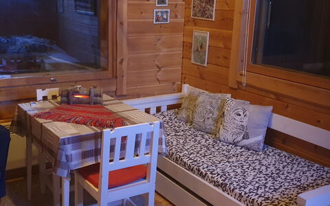 Pikkupöllö: Bois, Meubles, Design Intérieur, Sol, Sol, Pièce, Tache De Bois, Dur, Cabane En Rondins, Plafond