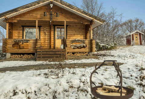 Pikkupöllö: Bâtiment, Bois, Maison, Chalet, Toit, Domicile, Siding, Cabane En Rondins, Zone Rurale, L'Hiver