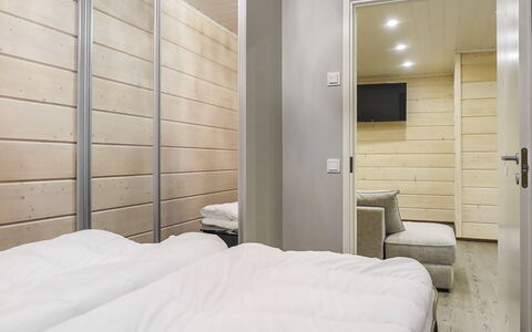Karhu a: Mur, Design Intérieur, Bois, Sol, Sol, Plafond, Chambre, Lit, Meubles, Pièce