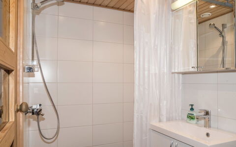 Lähikaltio 316: Sol, Mur, Design Intérieur, Bois, Luminaire Plomberie, Sol, Salle De Bains, Pièce, Plomberie, Robinet