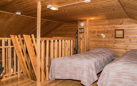 Lähikaltio 316: Bois, Sol, Plafond, Sol, Meubles, Design Intérieur, Dur, Tache De Bois, Chambre, Lit