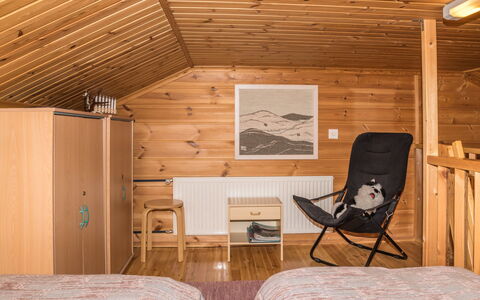 Lähikaltio 316: Meubles, Sol, Design Intérieur, Sol, Bois, Plafond, Pièce, Chambre, Lit, Domicile