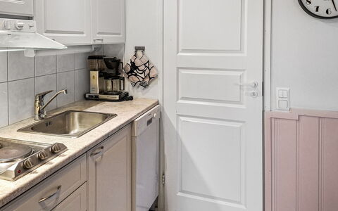 Yllästar 1 As 211: Bois, Sol, Cabinetry, Design Intérieur, Sol, Domicile, Comptoir, Meubles, Pièce, Porte