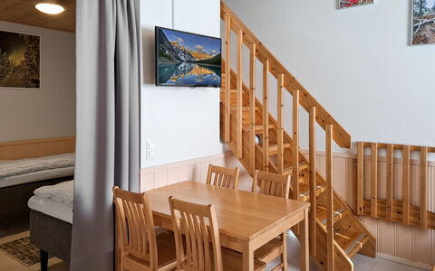 Yllästar 1 As 211: Sol, Sol, Bois, Design Intérieur, Meubles, Pièce, Tache De Bois, Dur, Parquet, Appartement