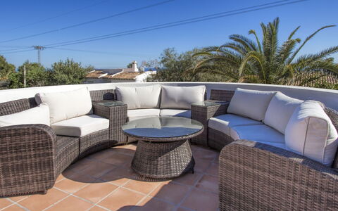 Villa del Maestro: Meubles, Osier, Propriété, Table Basse, Patio, Table, Canapé-Lit, Immobilier, Domicile, Pièce