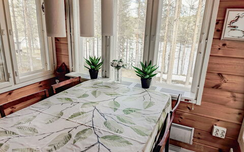 Huuhkalinna: Bois, L'Hiver, Neige, Domicile, Chalet, Gelé, Siding, Cabane En Rondins, La Glace