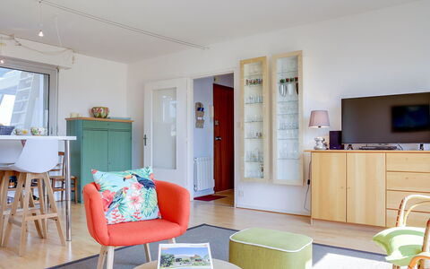 Ker Enclos: Pièce, Salon, Meubles, Propriété, Bâtiment, Design Intérieur, Maison, Domicile, Immobilier, Sol
