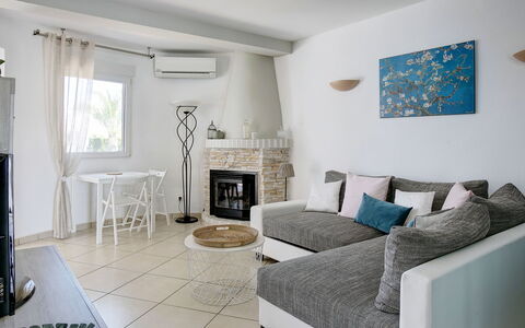 Las Estancias: Pièce, Salon, Propriété, Meubles, Design Intérieur, Bâtiment, Sol, Maison, Domicile, Mur