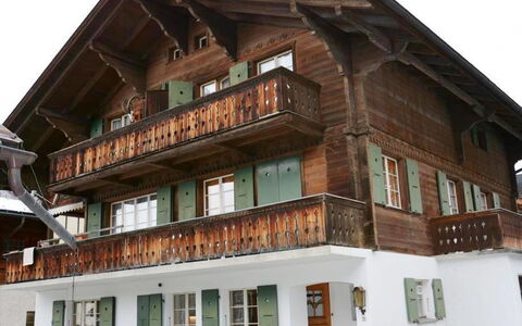 Studio Oehrli: Fenêtre, Bâtiment, Ciel, Bois, Façade, Maison, Zone Résidentielle, Immobilier, Porte, Toit