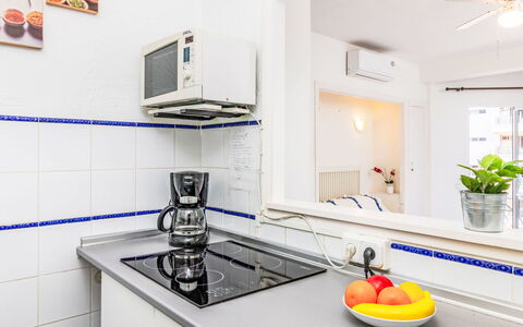 Neptune: Cuisine, Principaux Appliance, Comptoir, Design Intérieur, Sol, Appareil De Cuisine, Sol, Pièce, Domicile, Appartement