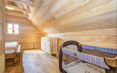 Plitvice i: Propriété, Pièce, Design Intérieur, Bâtiment, Immobilier, Plafond, Architecture, Maison, Sol, Meubles