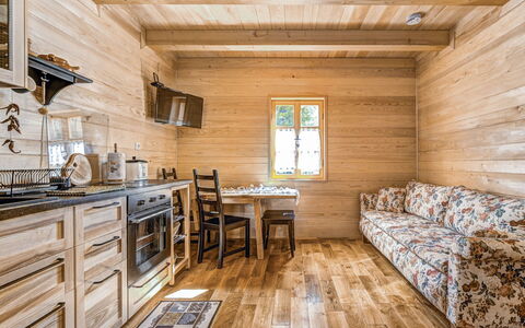 Plitvice Ii: Propriété, Pièce, Bâtiment, Design Intérieur, Meubles, Bois, Plafond, Sol, Domicile, Maison