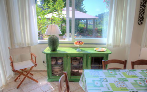 Casa Del Sole - San Bartolomeo Al Mare: Pièce, Propriété, Meubles, Vert, Table, Design Intérieur, Maison, Sol, Domicile, Bâtiment