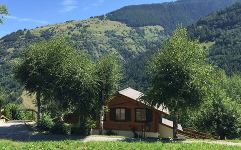 Le Raccard: Propriété, Maison, Montagne, Paysage Naturel, Région Sauvage, Arbre, Domicile, Zone Rurale, Station De Montagne, Immobilier