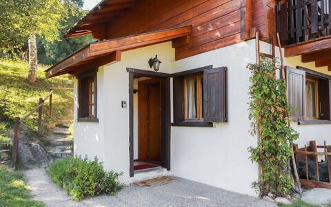 Le Raccard: Plante, Bâtiment, Fenêtre, Bois, Architecture, Arbre, Maison, Chalet, Zone Résidentielle