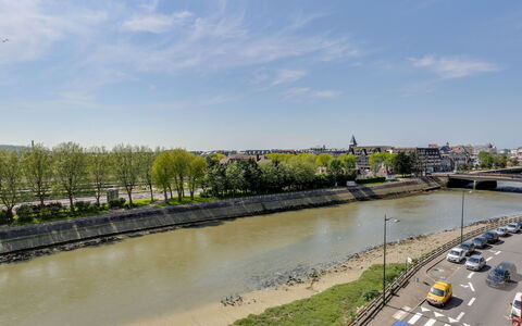 Laetitia: Plan D'Eau, Voie Navigable, Rivière, Canal, Banque, Ciel, Ressources En Eau, Pont, Cours D'Eau, Canal