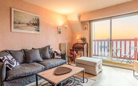 Laetitia: Meubles, Design Intérieur, Sol, Appartement, Sol, Pièce, Salon, Parquet, Canapé