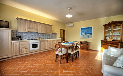 Casa Rossa 6: Sol, Design Intérieur, Sol, Meubles, Bois, Plafond, Cuisine, Comptoir, Pièce, Cabinetry