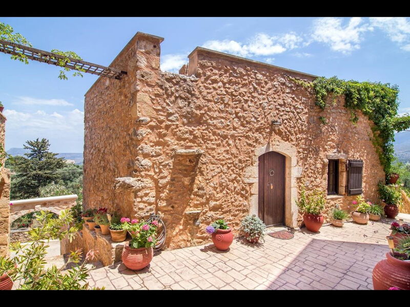 Fliskouni Red Villa