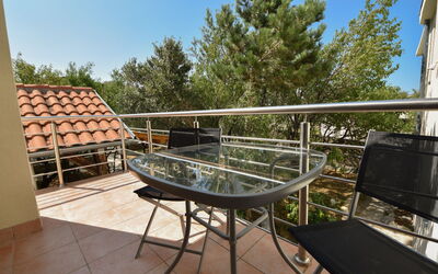 Lucija 203.1: L'Eau, Plante, Piscine, Arbre, Ombre, Mobilier De Jardin, Loisir, Rectangle, Composite, Paysage