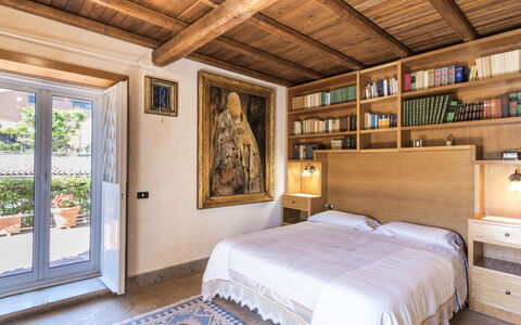 Rocca di Papa 102: Meubles, Lit, Chambre, Design Intérieur, Mur, Bois, Sol, Sol, Drap De Lit, Literie