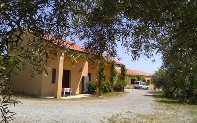 Villaggio Dei Balocchi: Propriété, Maison, Domicile, Bâtiment, Immobilier, Arbre, Architecture, Biens, Chalet, Paysage