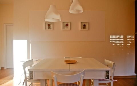 Gli Appartamenti Di Manuela: Pièce, Propriété, Meubles, Table, Design Intérieur, Salle À Manger, Maison, Sol, Mur, Plafond