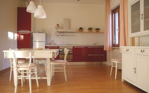 Gli Appartamenti Di Manuela: Pièce, Meubles, Propriété, Sol, Parquet, Design Intérieur, Bâtiment, Cuisine, Dur, Cabinetry