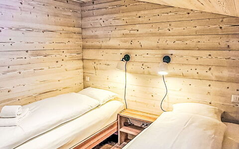 Chalet Butz: Bois, Plafond, Sol, Design Intérieur, Sol, Chambre, Lit, Pièce, Dur, Tache De Bois
