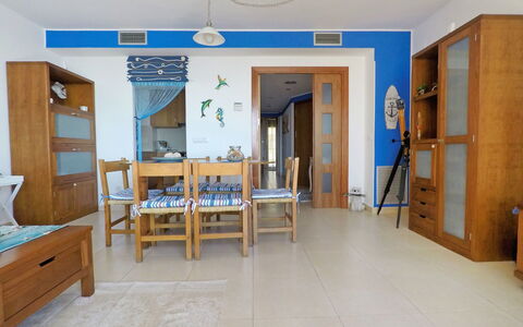 La Platja: Pièce, Propriété, Bâtiment, Meubles, Design Intérieur, Maison, Sol, Immobilier, Plafond, Salon