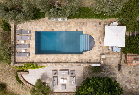 Tenuta Pomona: Piscine, Mobilier De Jardin, Composite, Recours, Dalle, Chaise, Ombre, Caractéristique De L'Eau, Balancelle, Conception