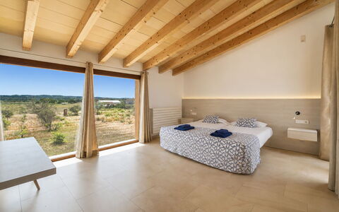 Can Toni: Domicile, Plafond, Tache De Bois, Dur, Chambre, Lit, Cadre De Lit, Hôtel, Literie, Parquet