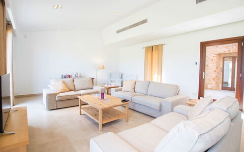 Can Toni: Propriété, Pièce, Meubles, Design Intérieur, Salon, Bâtiment, Maison, Immobilier, Table, Sol