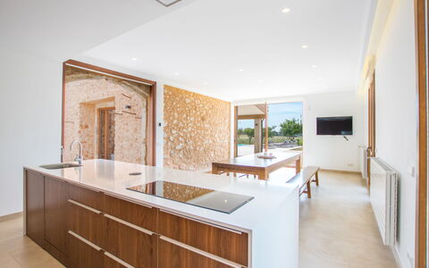 Can Toni: Comptoir, Cabinetry, Meubles, Propriété, Évier, Robinet, Luminaire Plomberie, Tiroir, Bois, Design Intérieur