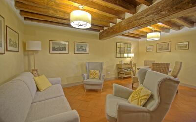 Montegufoni 13: Pièce, Propriété, Design Intérieur, Salon, Meubles, Plafond, Bâtiment, Sol, Maison, Immobilier