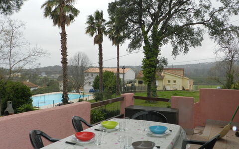 Cavoni: Propriété, Arbre, Immobilier, Maison, Bâtiment, Pièce, Arrière-Cour, Table, Vacances, Patio