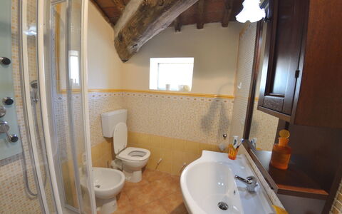 Casa Di Renzo: Salle De Bains, Pièce, Propriété, Maison, Luminaire Plomberie, Bâtiment, Immobilier, Architecture, Design Intérieur, Évier