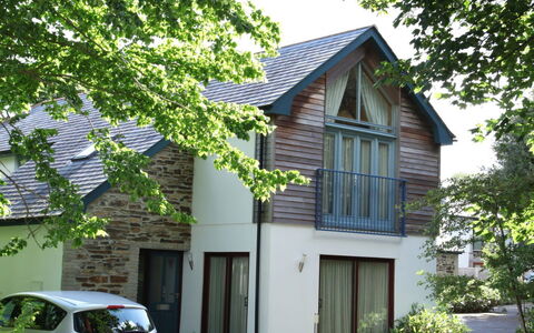 Villa Gallery: Plante, Bâtiment, Fenêtre, Véhicule, Arbre, Maison, Voiture, Roue, Lot Terre