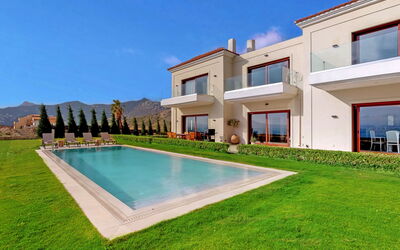 Agia Pelagia 4: Propriété, Maison, Bâtiment, Immobilier, Piscine, Domicile, Biens, Zone Résidentielle, Villa, Architecture