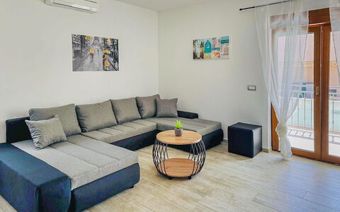 Romina: Meubles, Design Intérieur, Sol, Sol, Canapé, Bois, Parquet, Salon, Domicile, Appartement