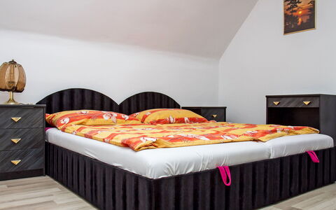 Vilma: Meubles, Propriété, Bâtiment, Blanc, Cabinetry, Confort, Cadre De Lit, Orange, Bois, Décoration
