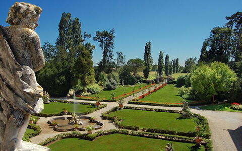 Ca' Marcello: Jardin, Jardin Botanique, Botanique, Statue, Arbre, Biens, Tourisme, Sculpture, Ciel, Roche